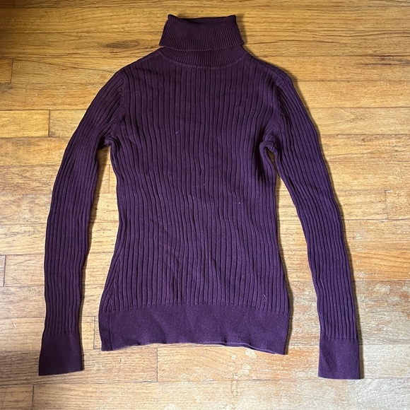 Croft & Barrow maroon ribbed turtleneck size small - Picture 2 of 4